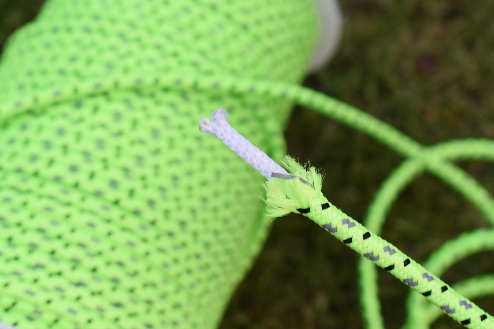 Cheap Goat Tents 10 Meters Luminous Paracord Outdoor Camping Clothesline Hiking Tent Rope Lanyard Emergency Survival Equipment Tent Accessories   